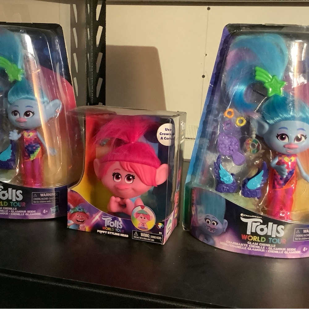 DreamWorks Trolls World Tour Fashion Doll X2 Plus Styling Hair 3pieces Total New